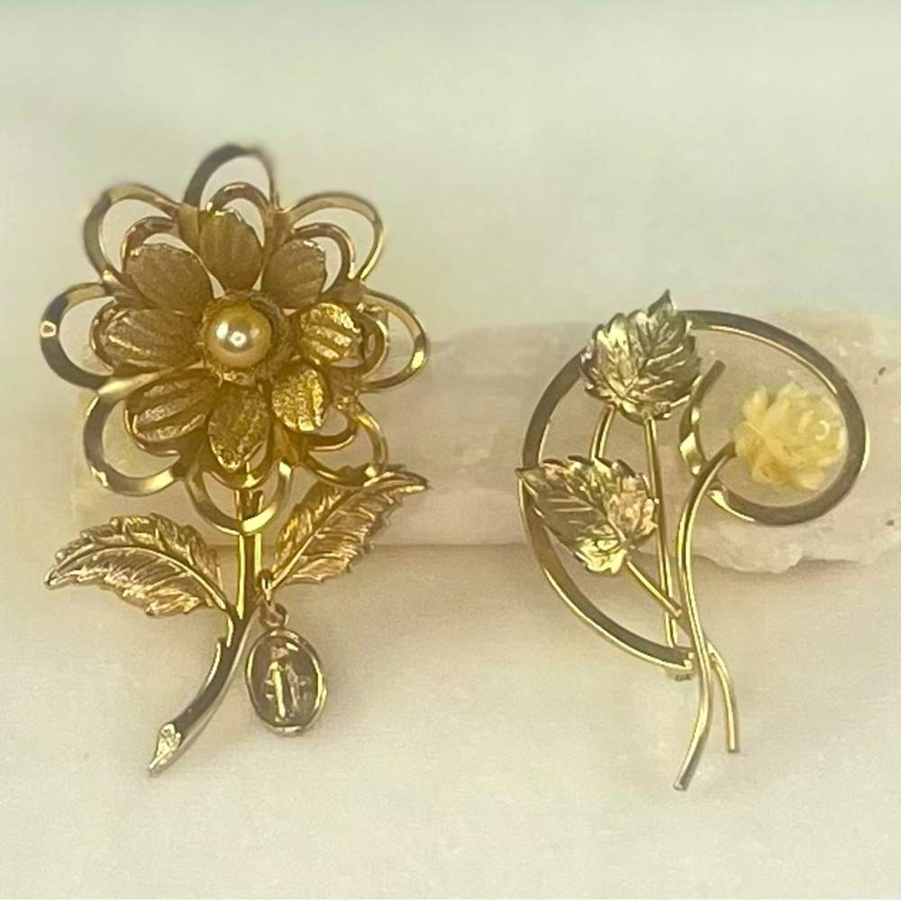 •vintage• gold & Pearl rose brooch set